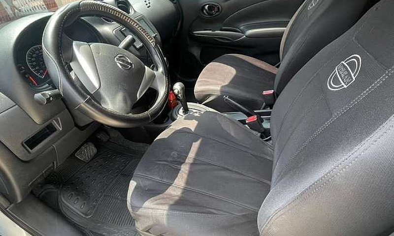 Nissan Versa 2022 Au...