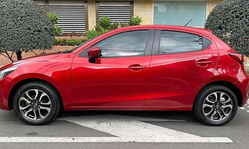 Mazda 2 Grand Tourin...