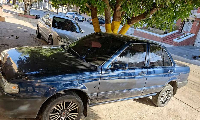 Vendo Nissan Sentra ...