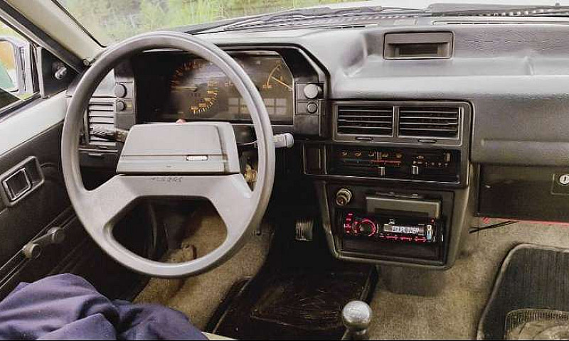 Vendo Mazda 323 Coup...