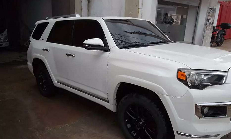 Toyota 4 Runner 2015...