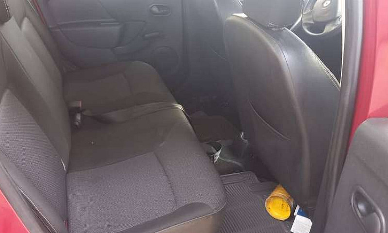 Vendo Renault Logan...