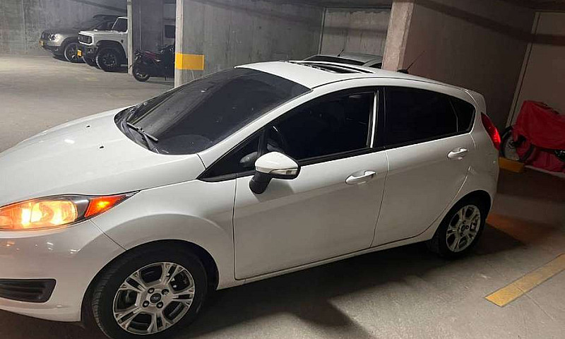 Se Vende Ford Fiesta...