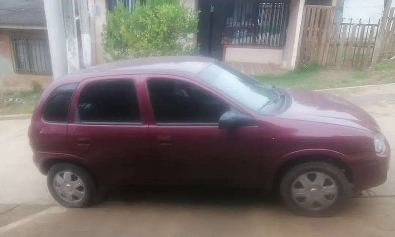 Se Vende Carro Corsa...
