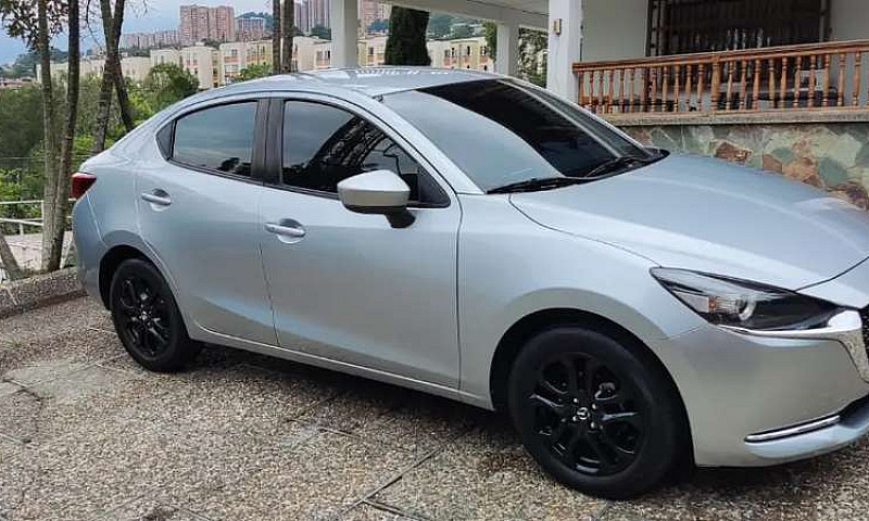 Mazda 2 Tourin 2021 ...