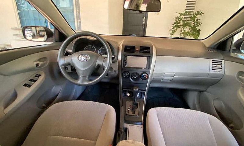 Vendo Toyota Corolla...