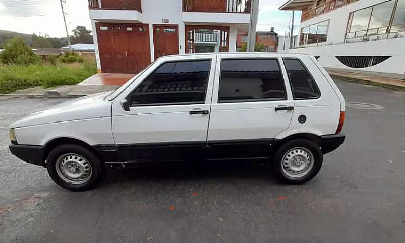 Vendo Fiat Uno...