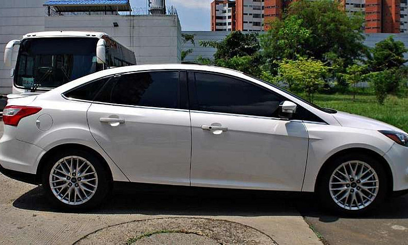 Ford Focus Titanium...