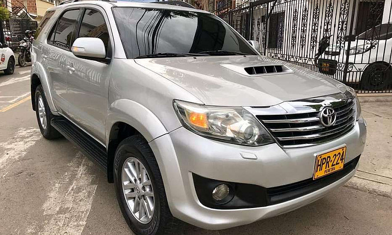 Toyota Fortuner Turb...