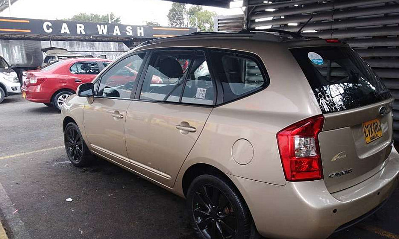 Kia New Carens Rondó...