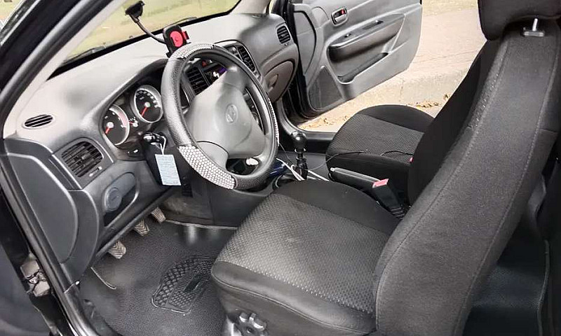 Vendo Hyundai Accent...