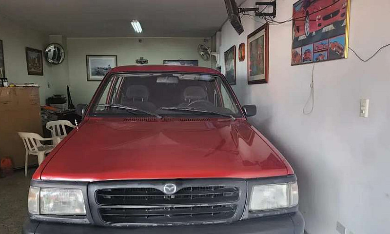 Mazda B2600...