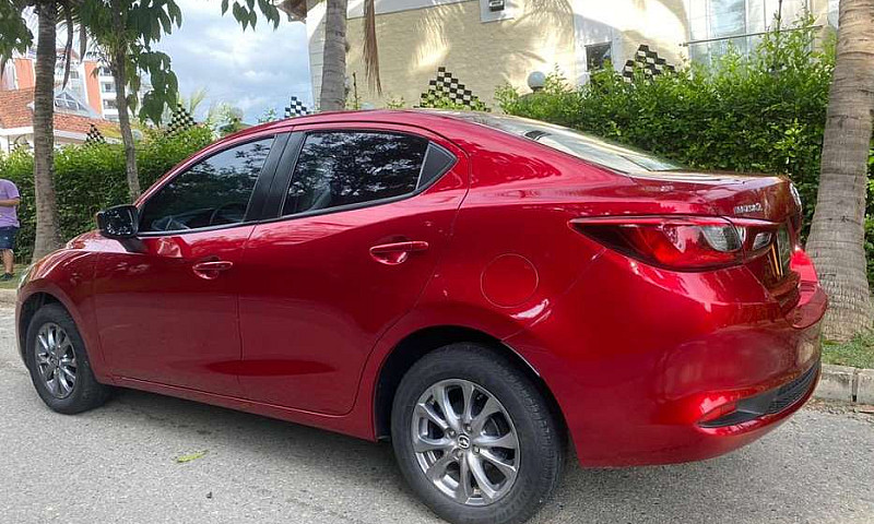 Mazda 2 Touring Seda...