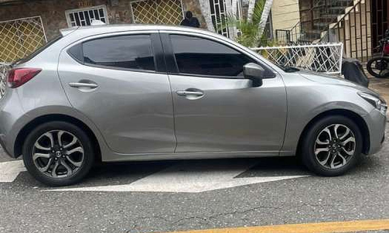 Mazda 2 2016 Grand T...