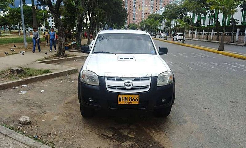 Camioneta Mazda Bt50...