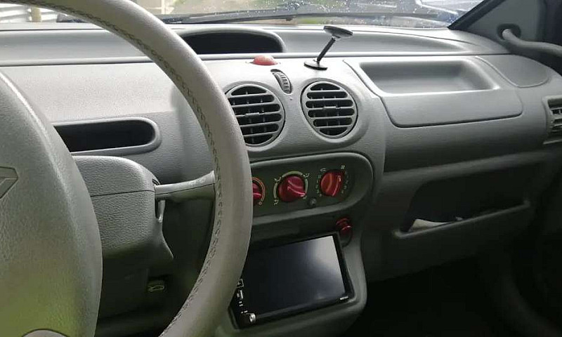 Vendo Twingo 2012...
