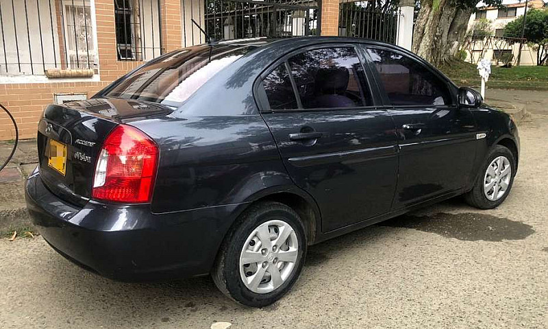 Hyundai Accent Visio...