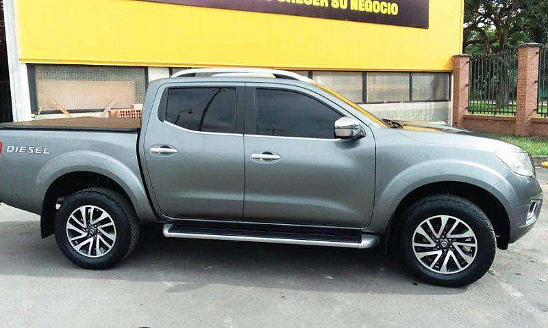 Vendo Nissan Np300 L...