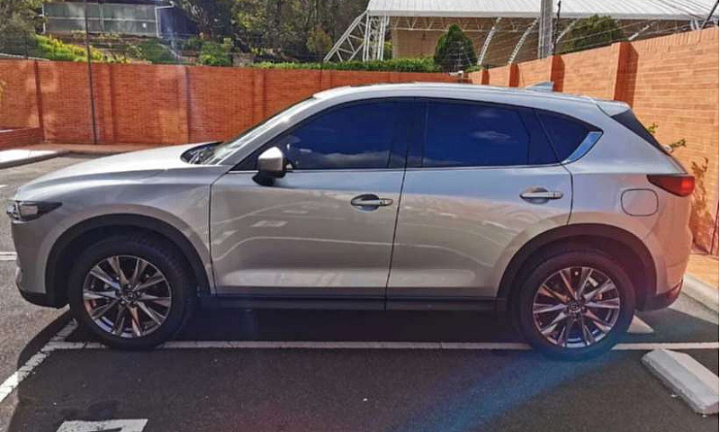 Suv - Mazda Cx5...
