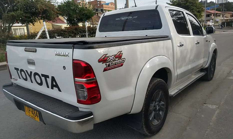 Toyota Hilux 4*4 Die...