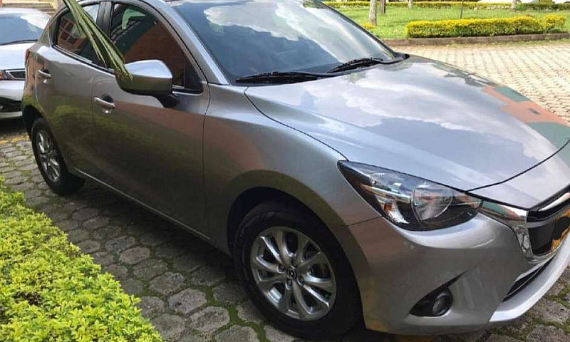 Mazda 2 Touring En E...