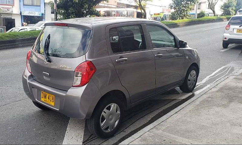 Vendo Automovil Suzu...