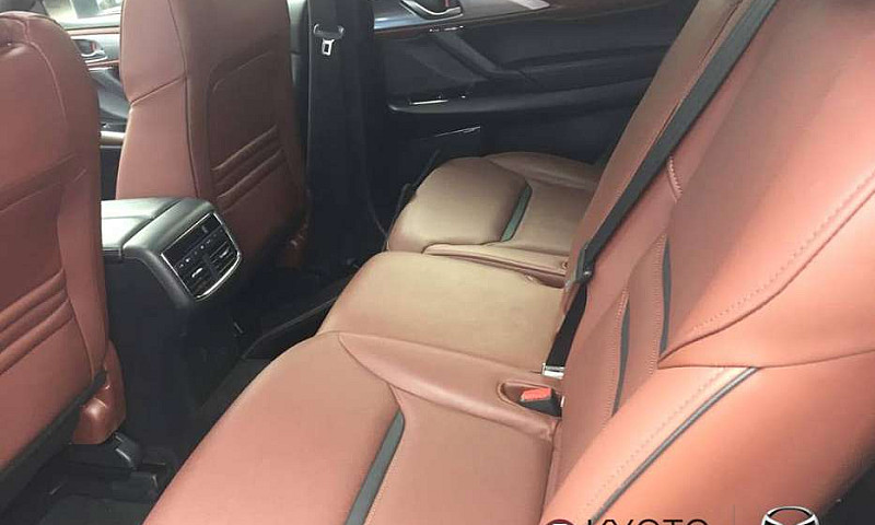 Camioneta Mazda Cx-9...