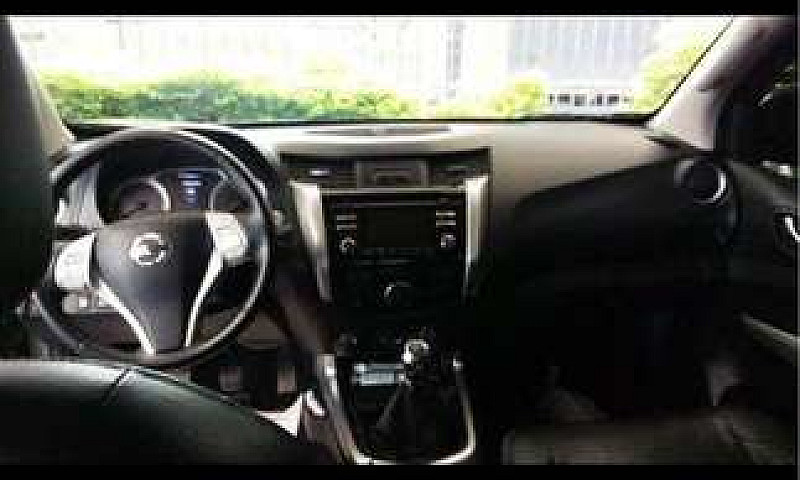 Vendo Nissan Np300 L...