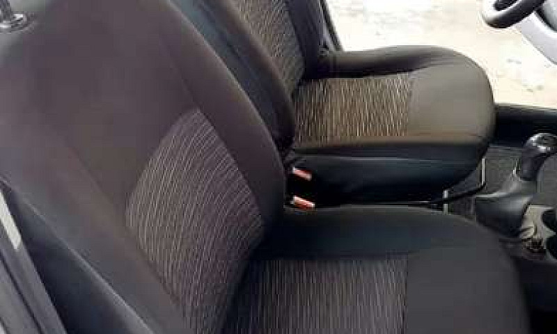 Renault Logan 2012...