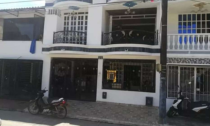 Arriendo Casa...