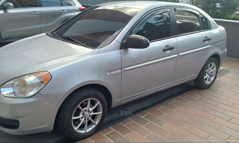 Hyundai Accent Visio...