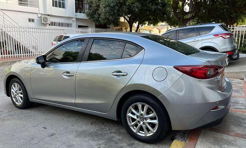 Vendo Mazda 3 Tourin...