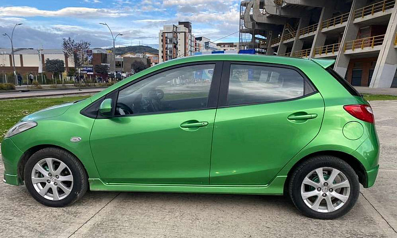 Mazda 2  Modelo 2008...