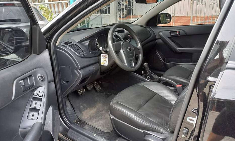 Vendo Kia Cerato For...