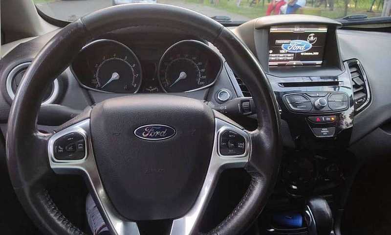 Se Vende Ford Fiesta...