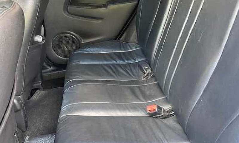 Vendo Mazda 2...