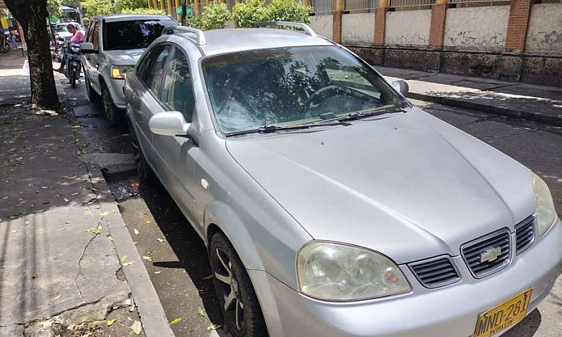 Vendo Chevrolet Optr...