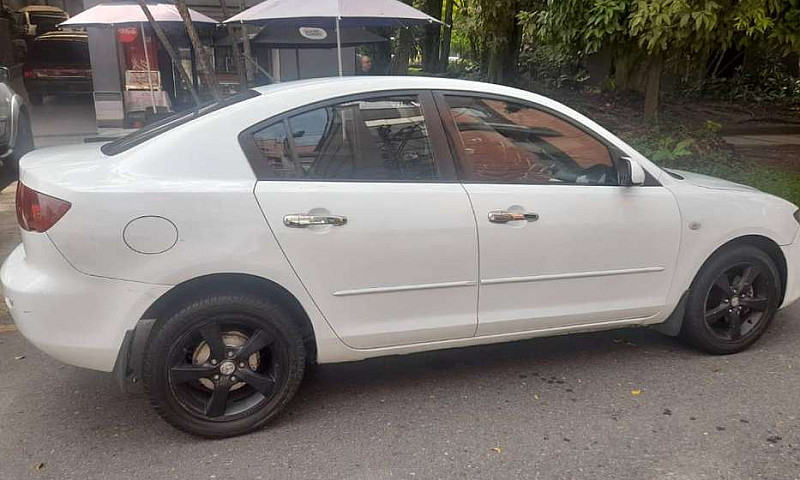 Mazda 3 Modelo 2006....