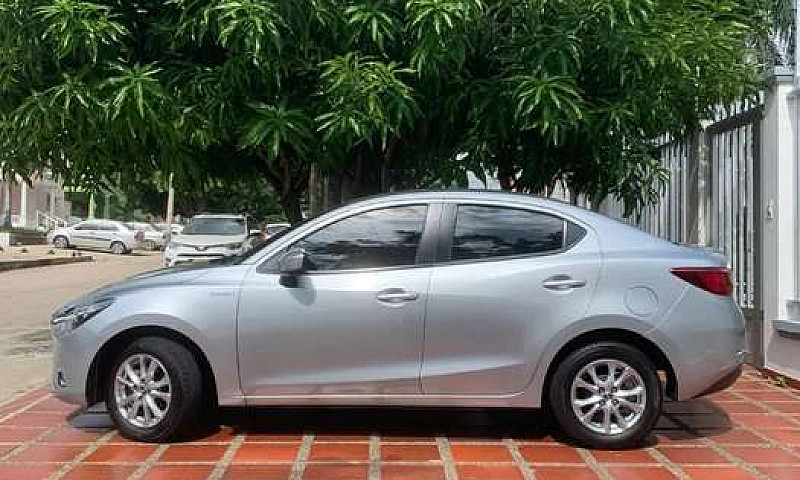 Mazda 2 Prime Automá...
