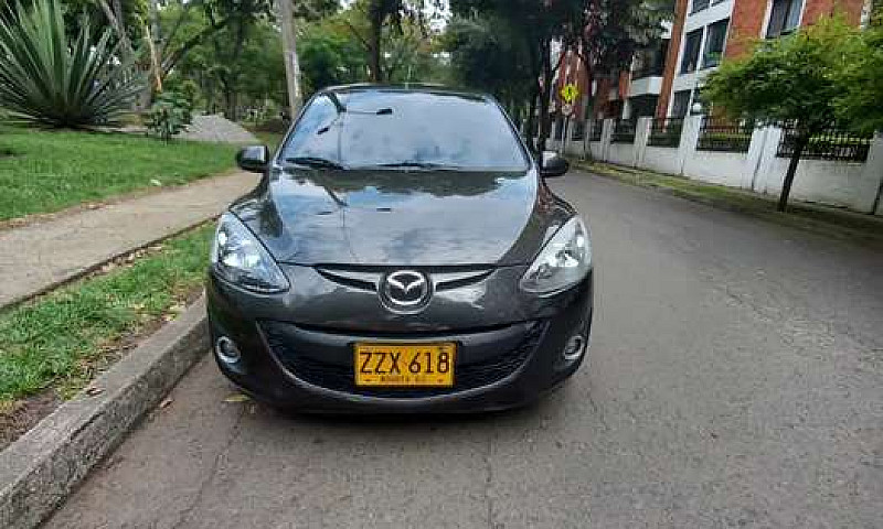 Hermoso Mazda 2 2015...