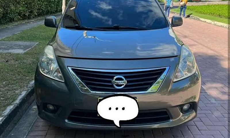 Nissan Versa Automát...