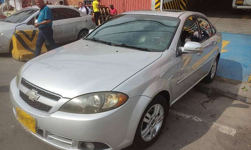 Vendo Chevrolet Optr...