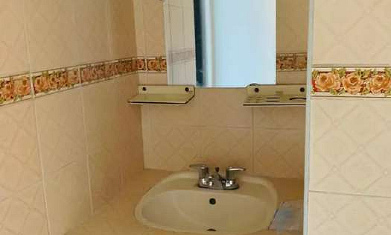 Arriendo Apto Rincón...
