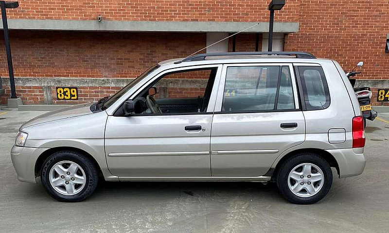 Mazda Demio 1.3 Full...