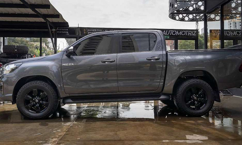 Toyota Hilux Srv...