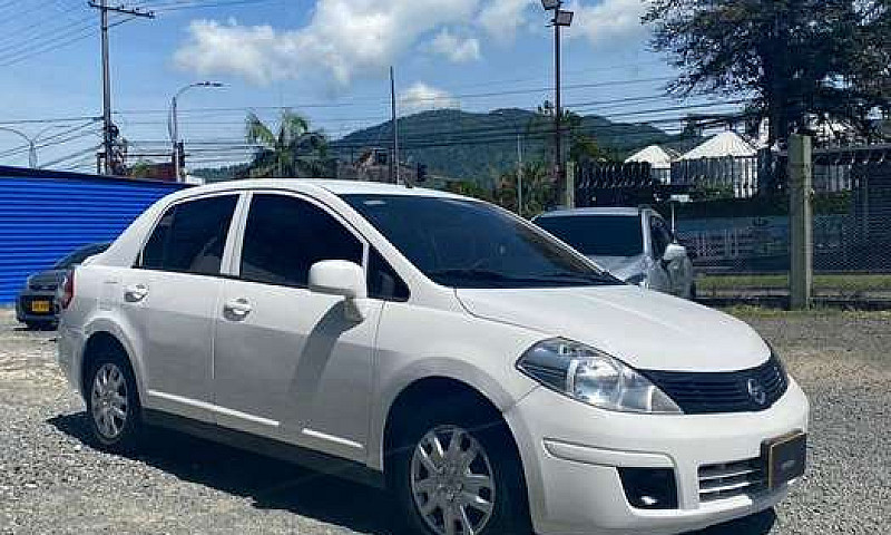 Nissan Tiida 2014 Au...