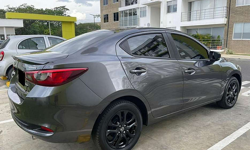 Vendo Mazda 2 Lx Ful...