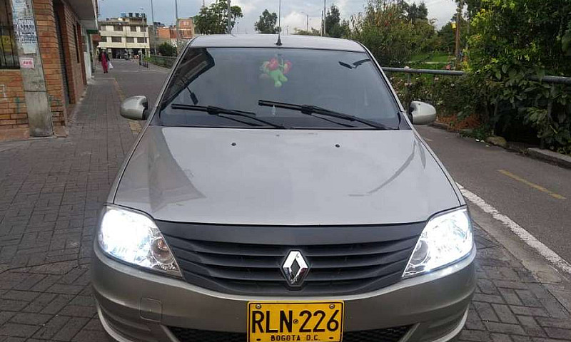 Renault Logan 2012...