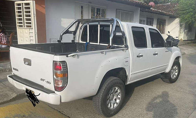 Vendo Mazda Bt50...