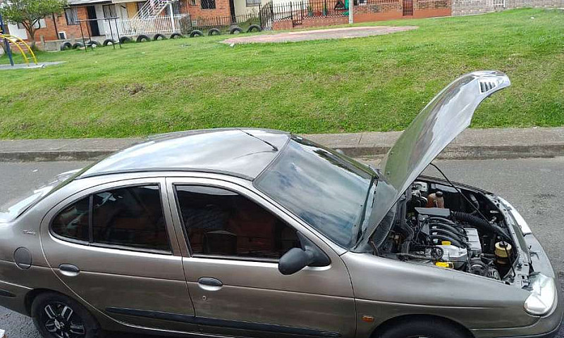 Vendo Renault Megane...